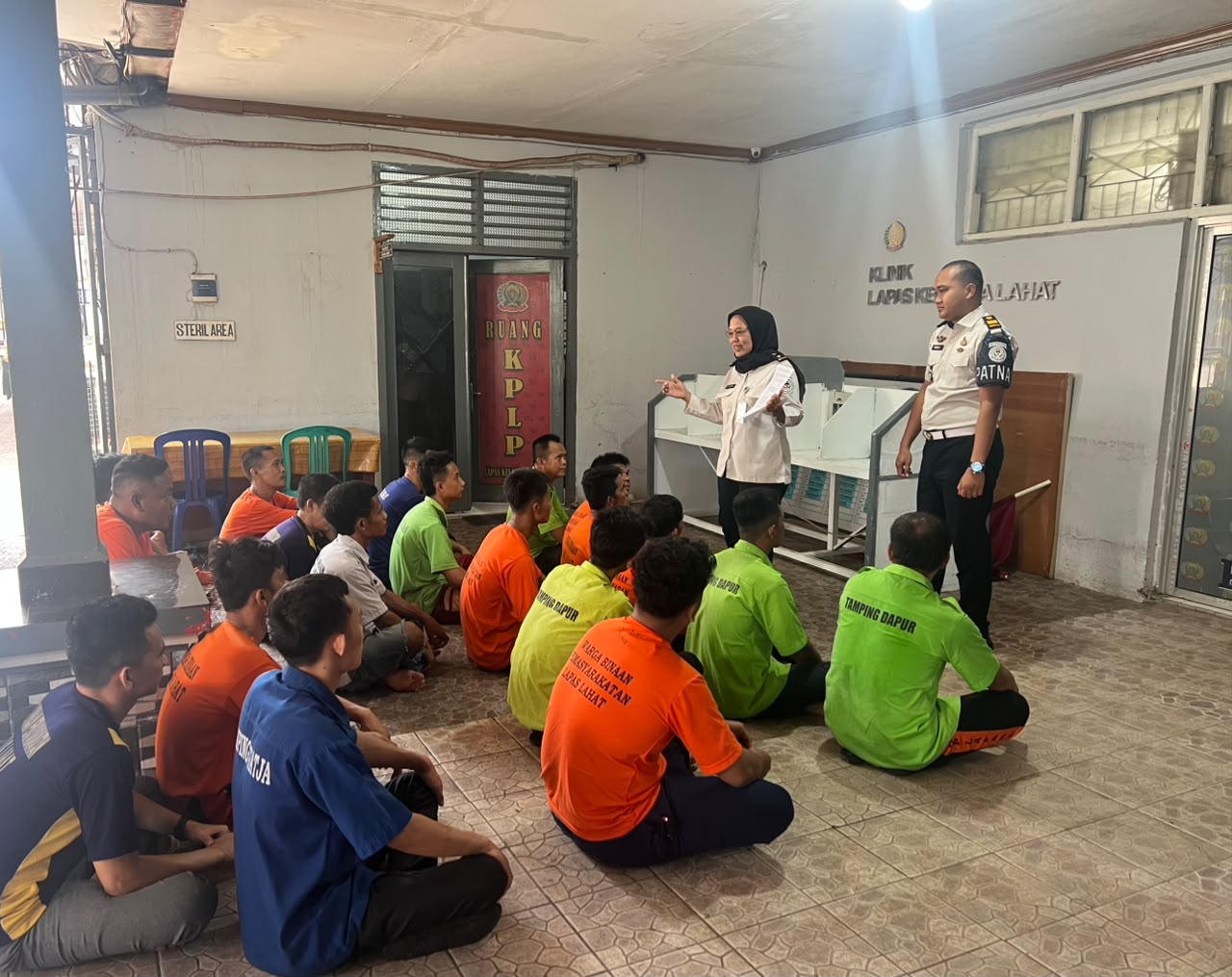 SOSIALISASI PERILAKU HIDUP BERSIH DAN SEHAT